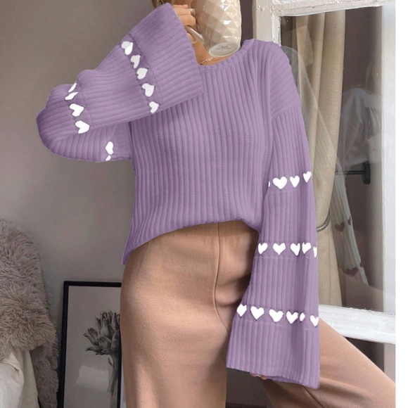 Cozy Solid heart Print Bell Sleeve Loose Fit Sweater Top - Picture 4 of 9